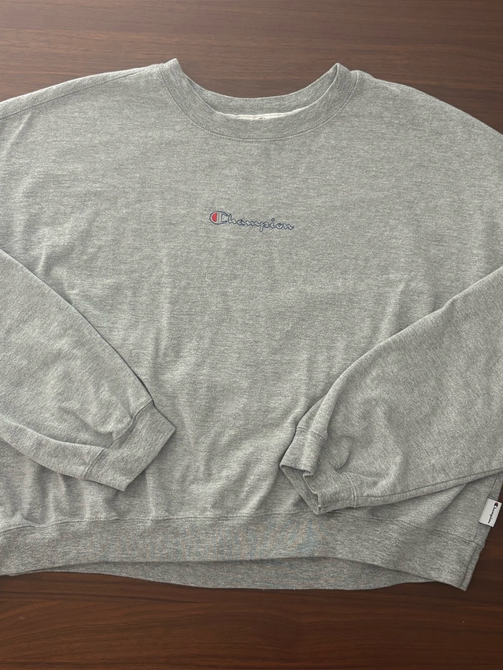 Champion crewneck shirt in heather grey with embroidered Champion script logo